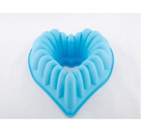 Силиконовая форма для выпечки кексов в форме сердца, 15х15х6 см
                                                                                